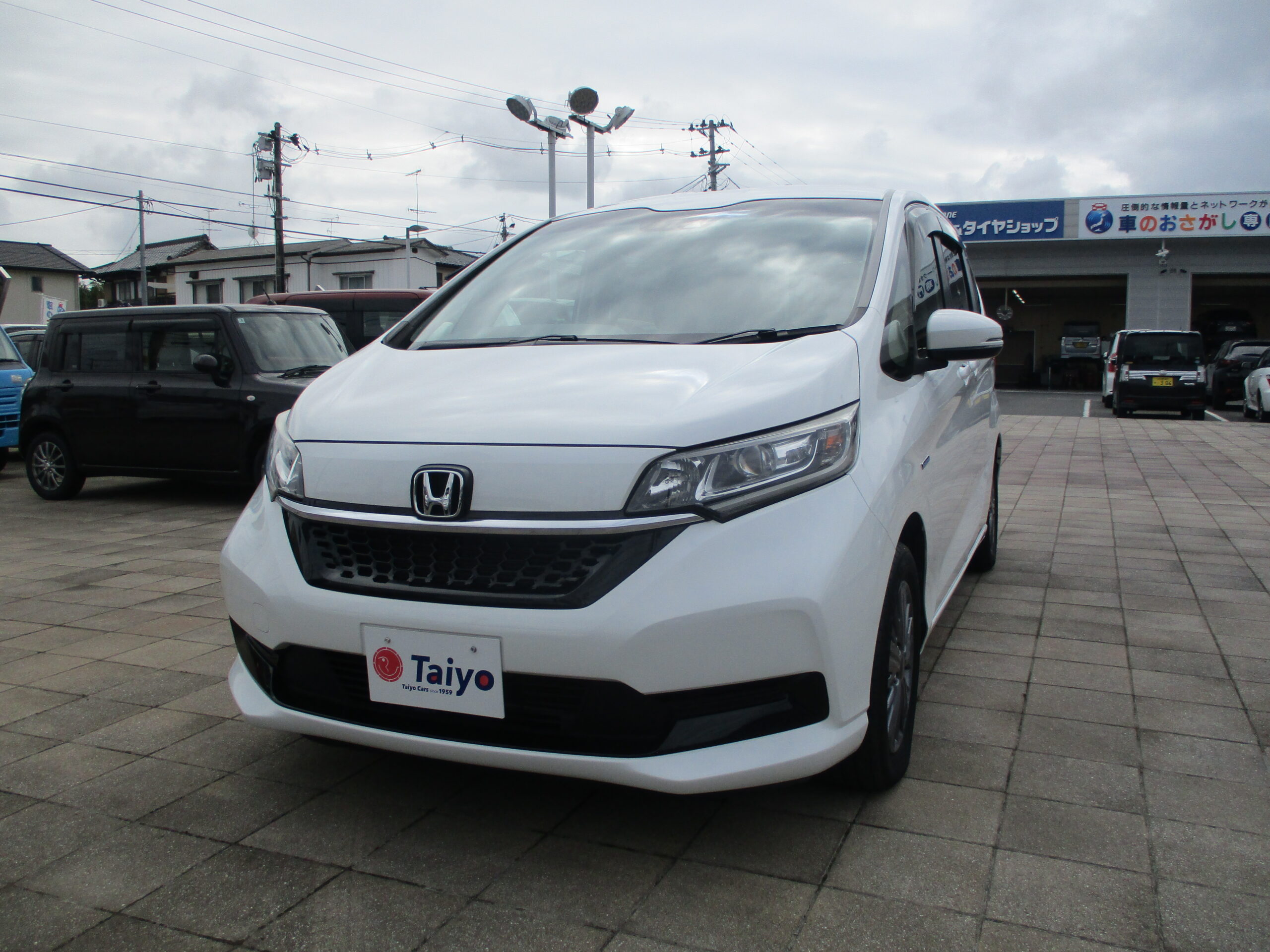 【ホンダ】フリード　ハイブリッド