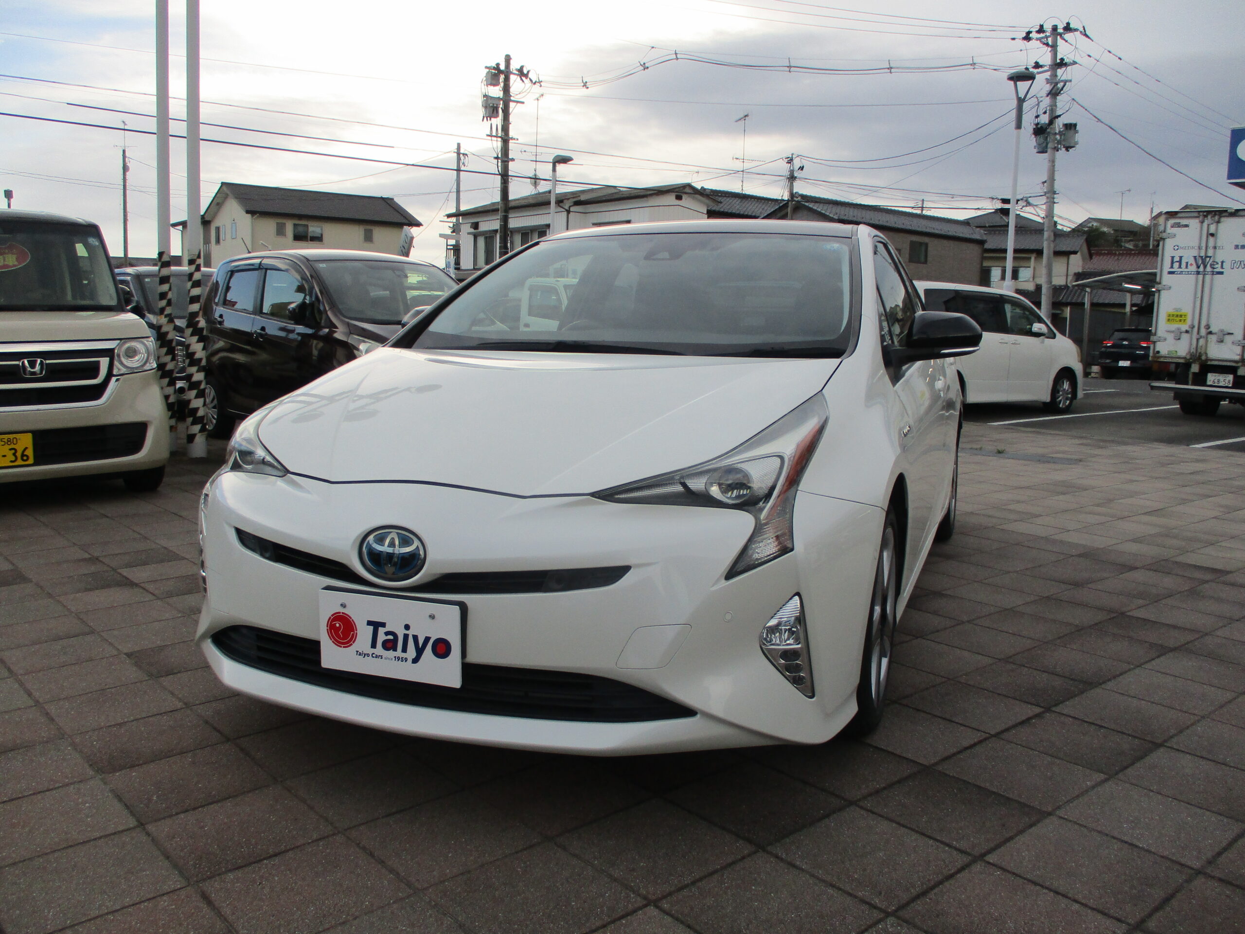 【トヨタ】プリウス　1.8S